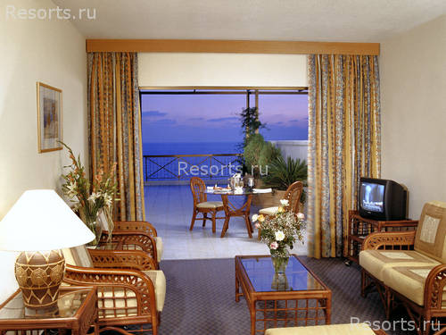 Athena Beach Hotel 10